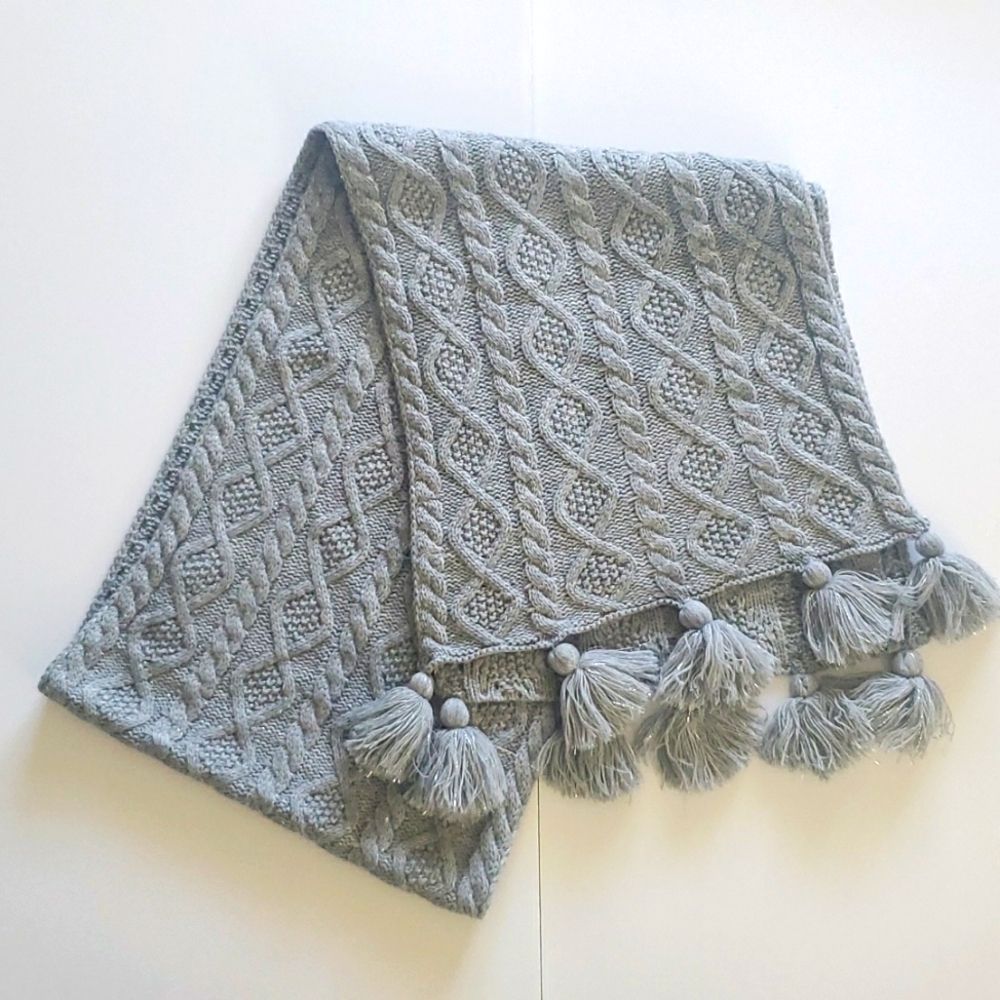 Guess Chunky Cable Knit Scarf Gray